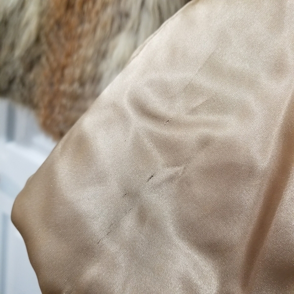 Wilsons Natural Red Fox Fur - Picture 16 of 16